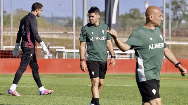 Larcamón, seguro de las opciones del Sporting ante el Eldense: "Se abre una gran oportunidad"