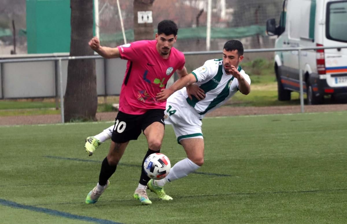 Las imágenes del Córdoba CF B-CD Ciudad de Lucena