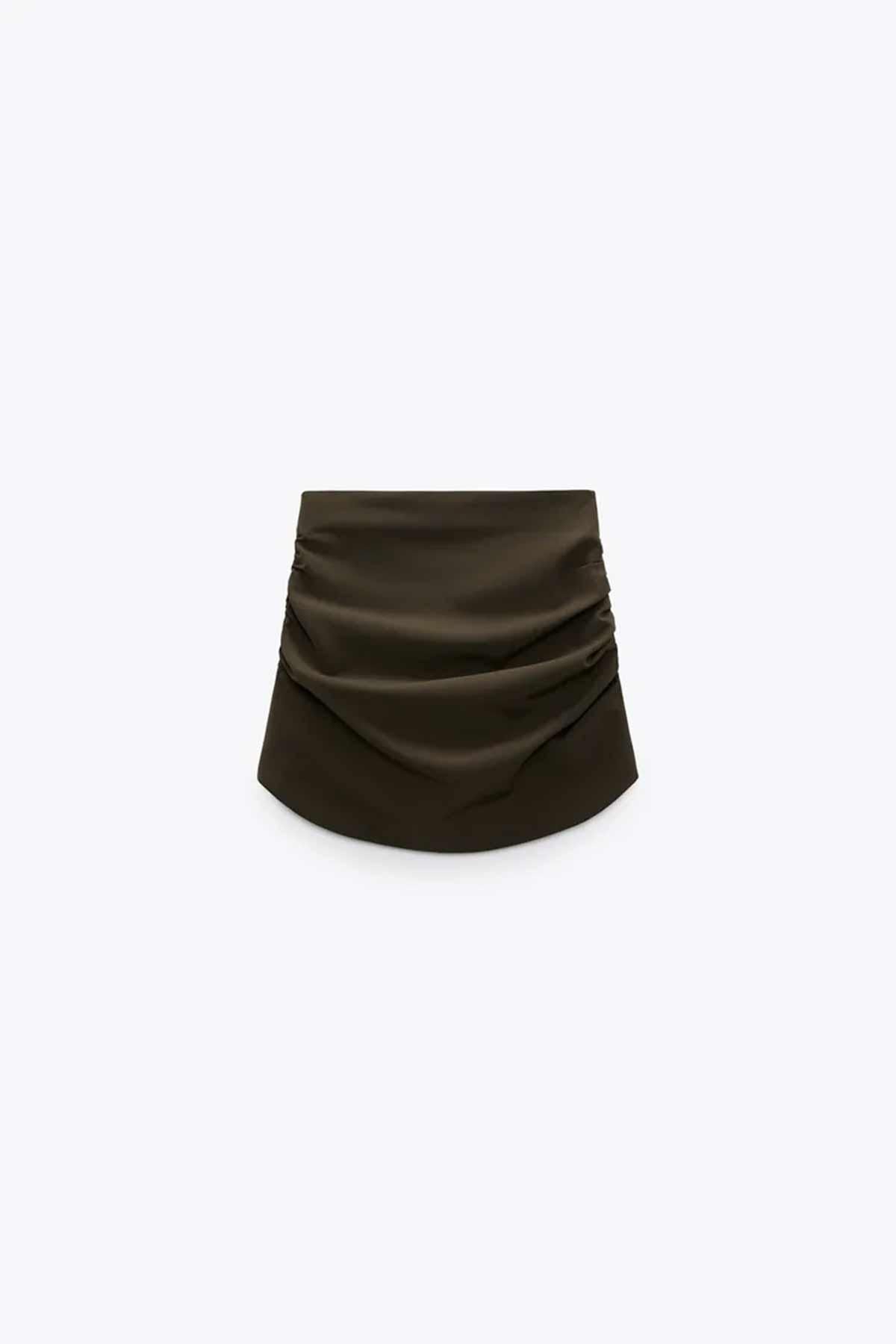 Minifalda con pliegues de Zara