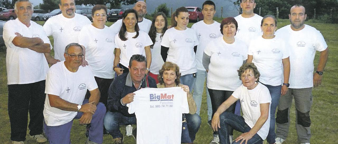 Miembros de la comisión del Corpus Christi de Feleches con colaboradores.