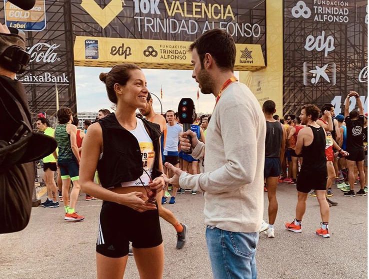 Laura Madrueño, feliz tras completar su carrera