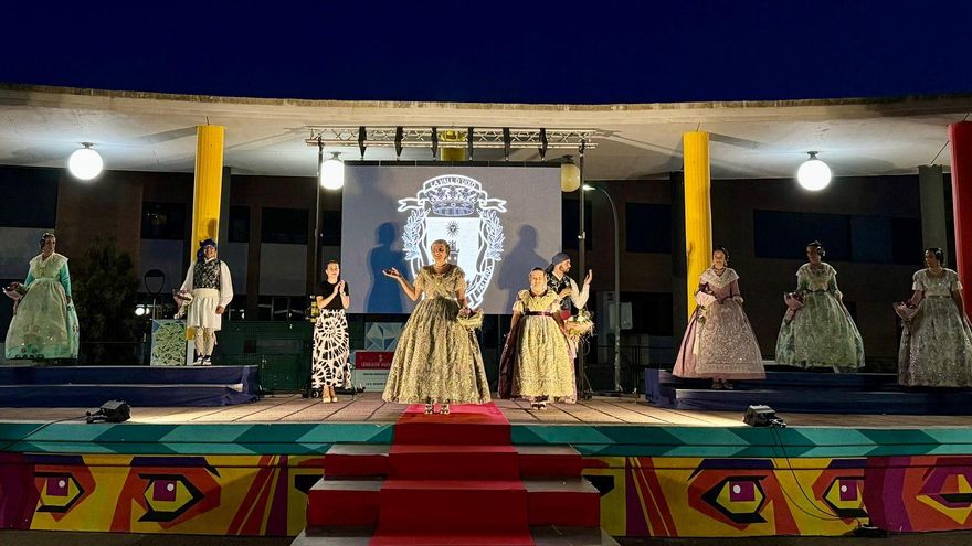Histórico paso en la Vall: primer chico en la corte de honor de las Fallas