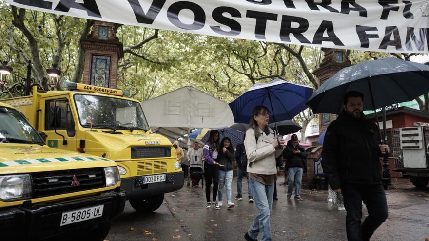 Les pluges intermitents no aconsegueixen espantar els visitants de la Fira de Santa Tecla de Berga