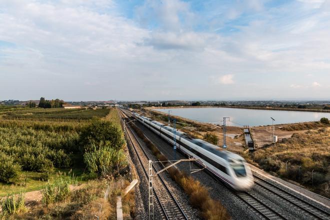 Estos trucos te ayudarán a conseguir los trenes de alta velocidad de España a un buenísimo precio