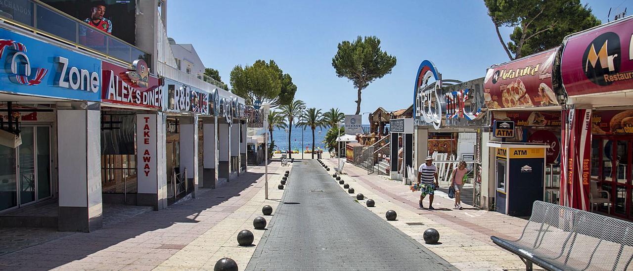 Calles vacías en Magaluf el pasado verano.