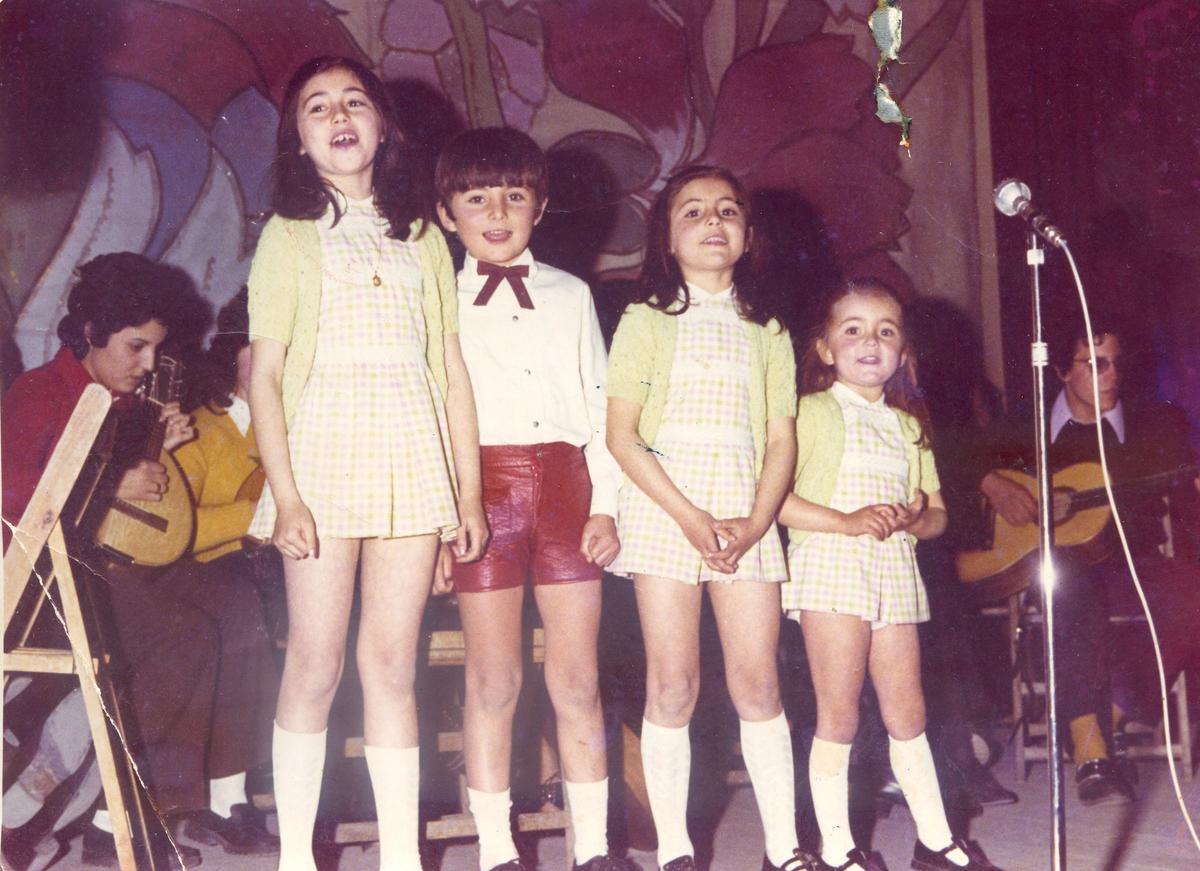 Garabatos, el grupo infantil que formó la familia Giner, en 1971 con la rondalla de Tavernes, germen de Carraixet.