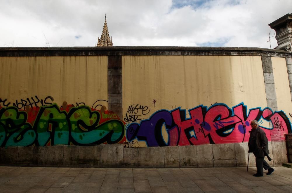 Pintadas y graffitis por el Antiguo