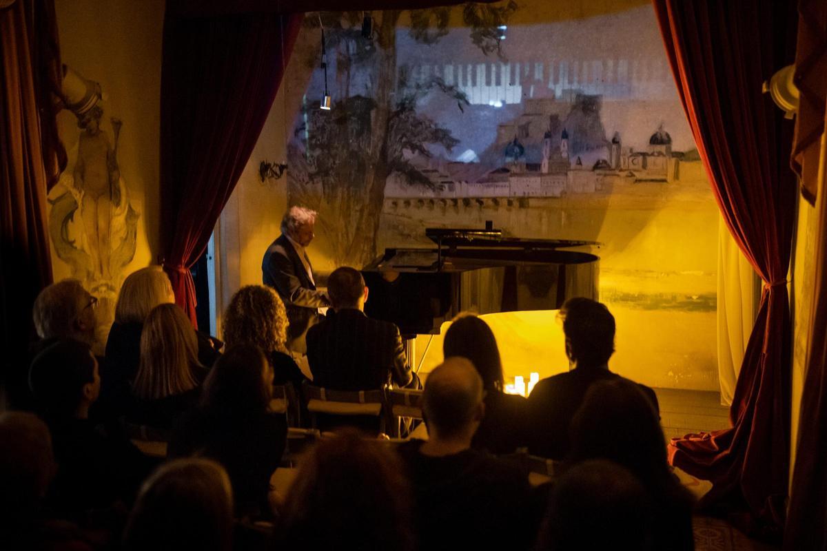 Recital de piano en El Teatre més Petit del Món.