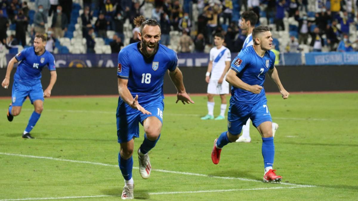 Für die Nationalmannschaft des Kosovo hat Vedat Muriqi (Nummer 18) in 37 Spielen 18 Mal getroffen.  | FOTO: FUSSBALLVERBAND KOSOVO