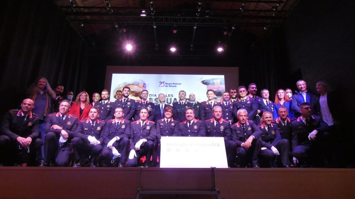 El Dia de les Esquadres de l’ABP de Figueres s’ha celebrat el 20 d’abril a Lladó i s’ha fet un reconeixement a agents i particulars que han fet actuacions meritòries