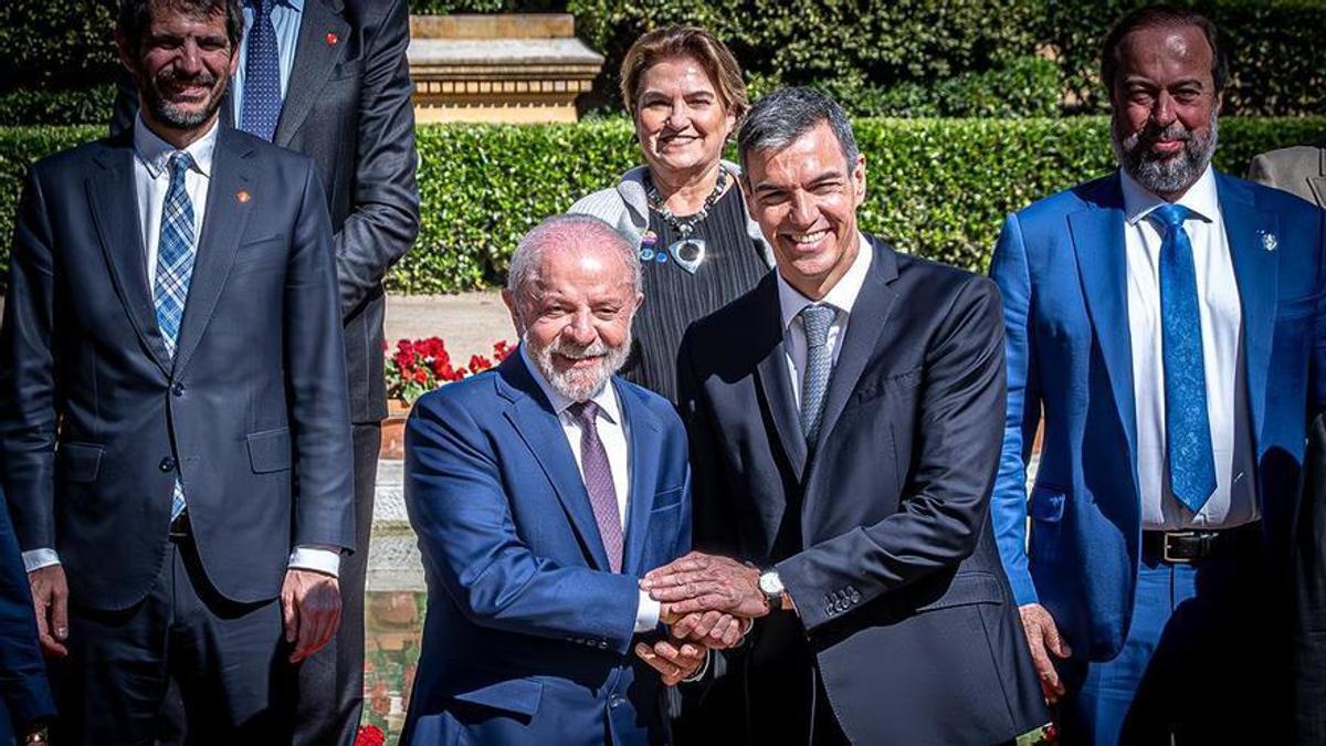 Cumbre bilateral España-Brasil: Pedro Sánchez recibe a Lula en el palacio de Pedralbes.