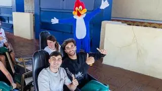 La plantilla del Barça celebra la Liga en Port Aventura