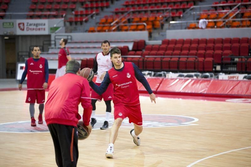 Entrenamiento a puerta abierta del Tecnyconta Zaragoza