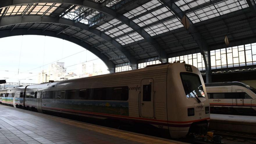 Las quejas de los pasajeros fuerzan un ajuste en los horarios de la línea A Coruña-Santiago