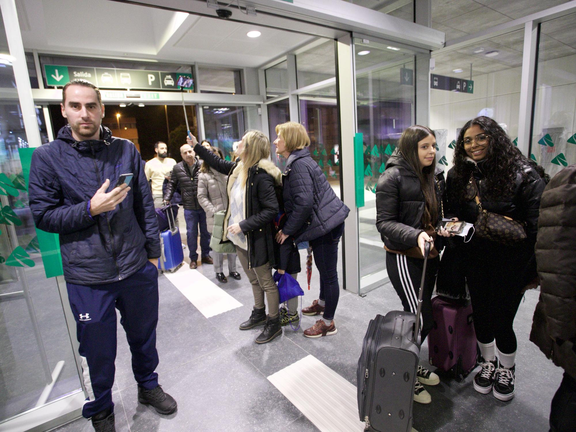 Así ha sido el primer día del AVE Murcia-Madrid y de Cercanías Avant en la estación del Carmen