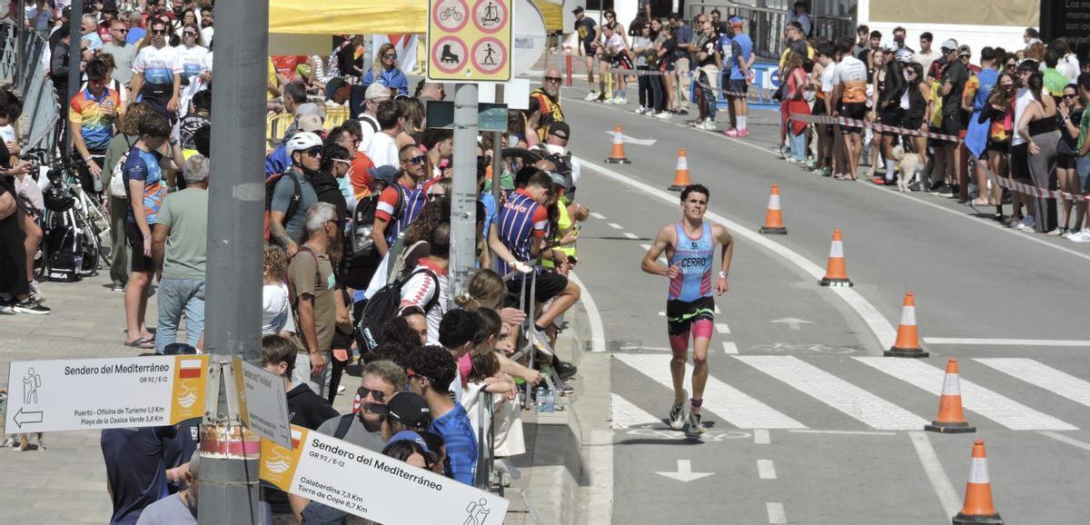 Águilas corona a los mejores clubes del triatlón nacional | JAIME ZARAGOZA