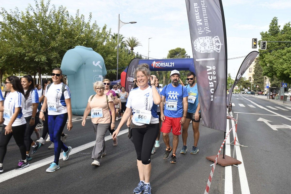 La carrera y marcha Solidaria Asteamur, en imágenes