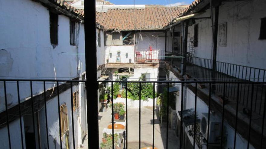 Un aspecto del corralón de las Dos Puertas desde la planta superior del inmueble, construido en el año 1900.