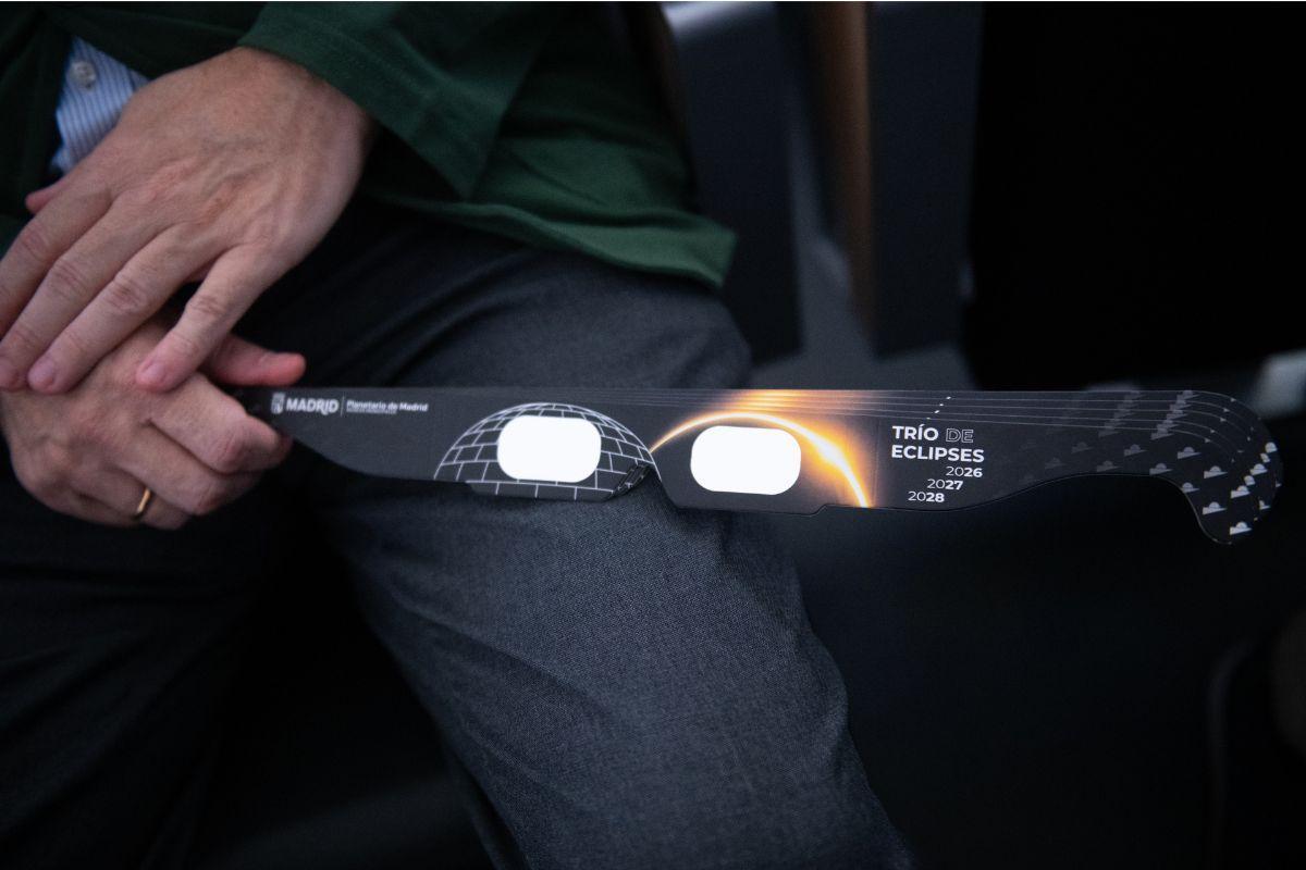 Gafas homologadas para ver el eclipse solar.