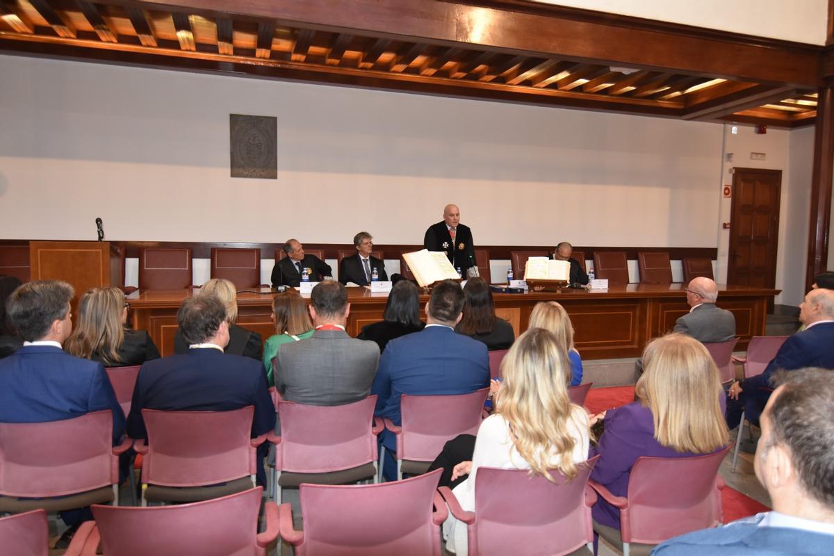Carlos Enrique Viña Romero, nuevo presidente del Consejo Canario de Colegios de Abogados
