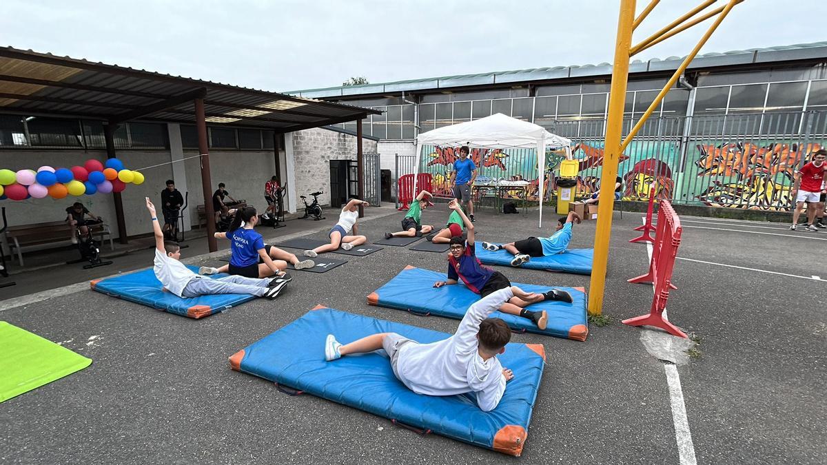 EN IMÁGENES: El alumnado de TSEAS del Instituto Corvera moviliza a 200 estudiantes por el Día del Deporte EN IMÁGENES: El alumnado de TSEAS del Instituto Corvera moviliza a 200 estudiantes por el Día del Deporte