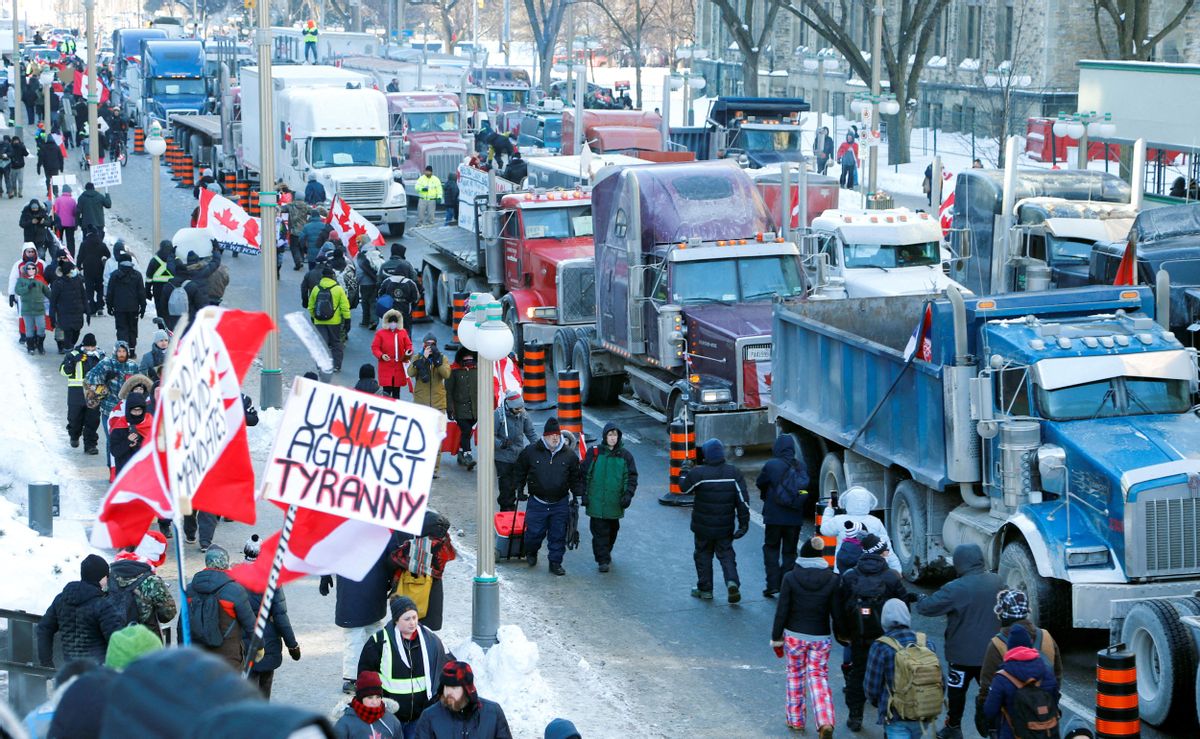 Una protesta d’antivacunes al Canadà bloqueja rutes frontereres amb els EUA a l’oest del país Una protesta d’antivacunes al Canadà bloqueja rutes frontereres amb els EUA a l’oest del país