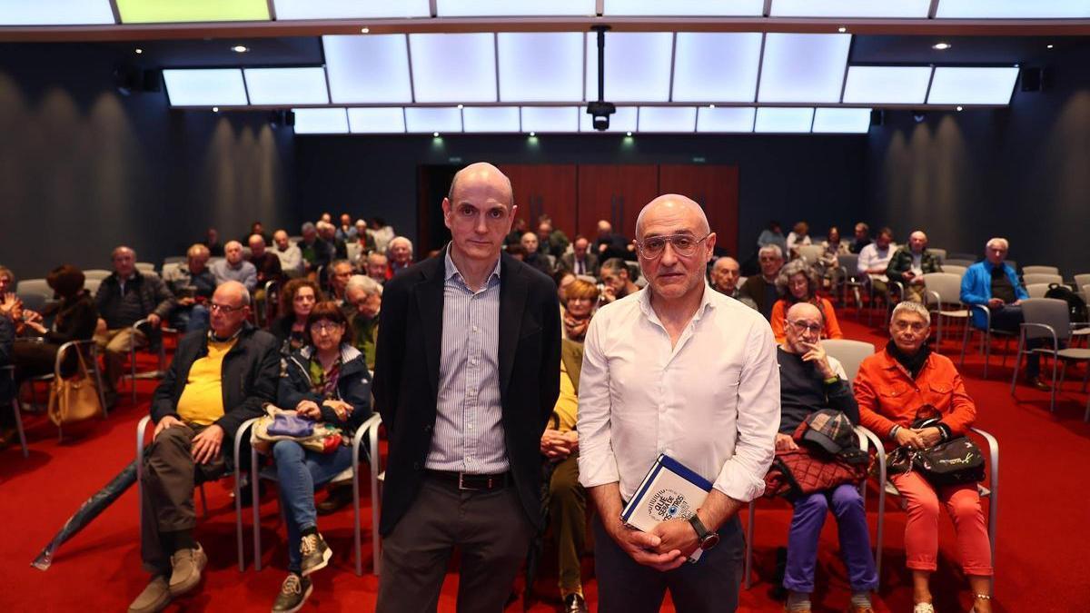 De izquierda a derecha, Armando Fernández Viso y Juan Antonio Valor, ayer en el Club LA NUEVA ESPAÑA.