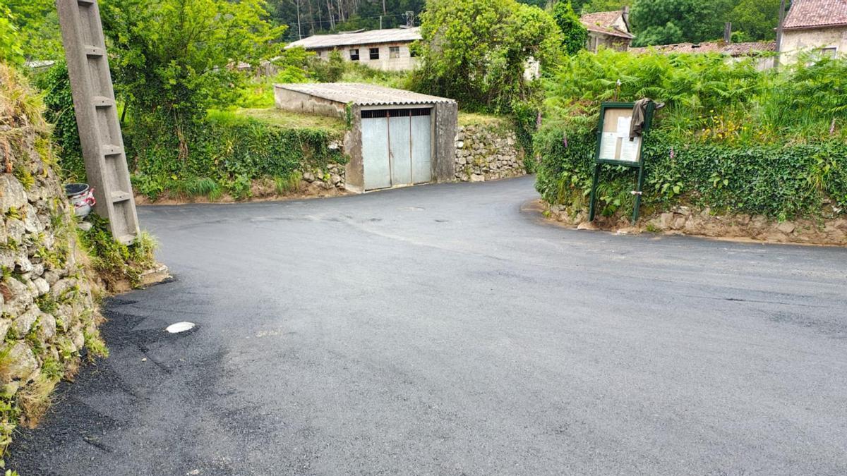 Pavimentación realizada no núcleo da Albariza.