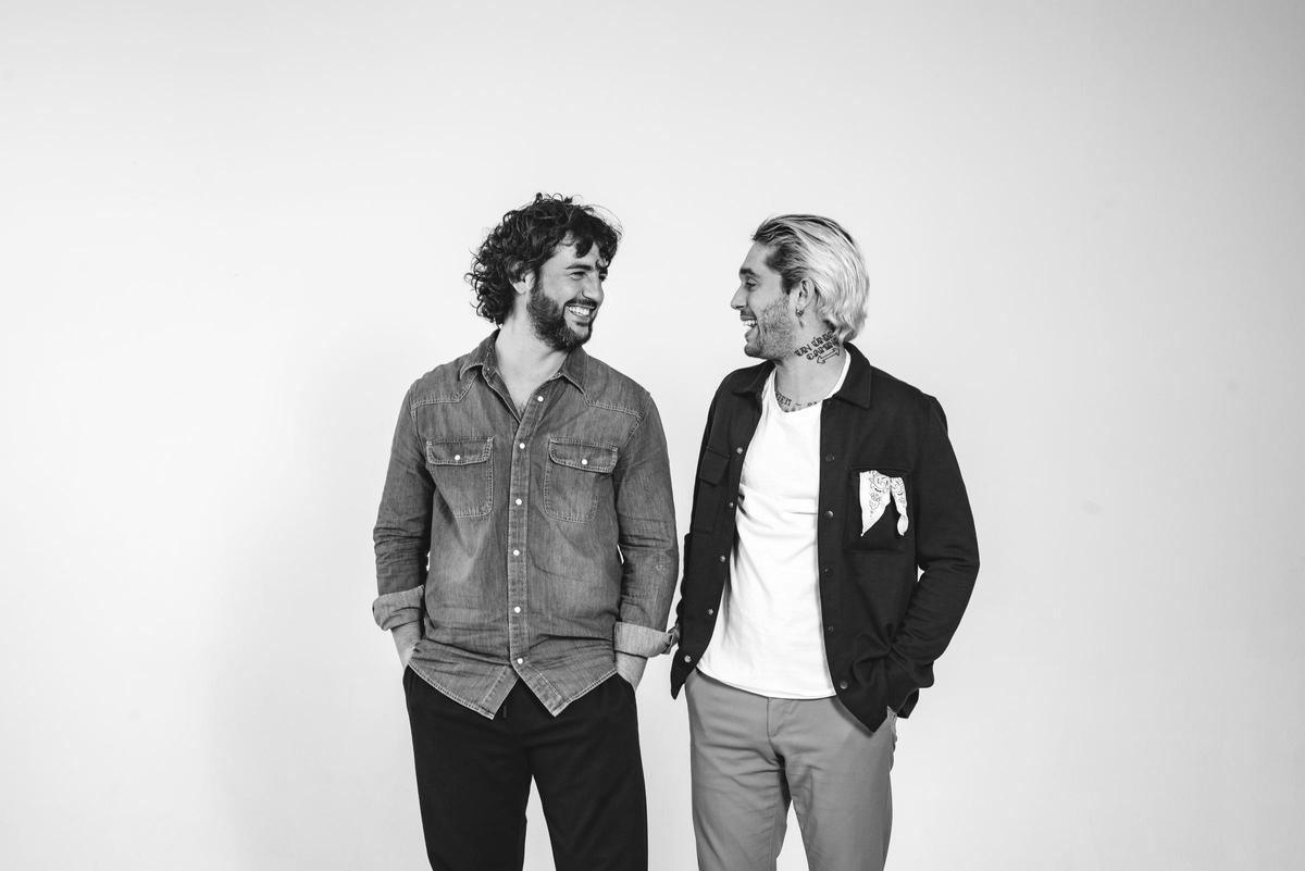 Fran Perea, junto a Víctor Elías.