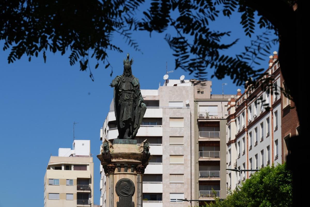 Estatua del Rey Don Jaime en Castelló.