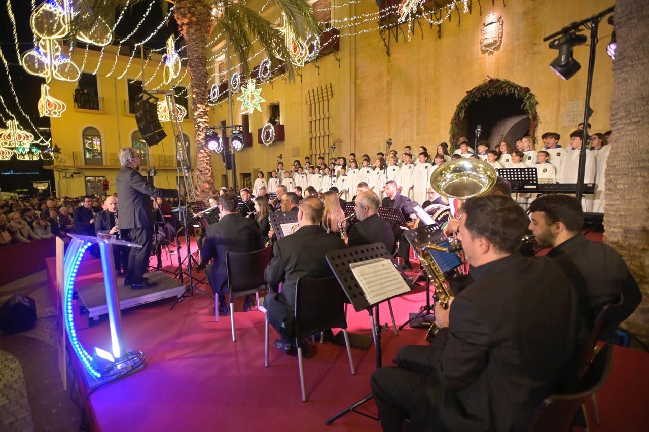 Elche se ilumina por Navidad