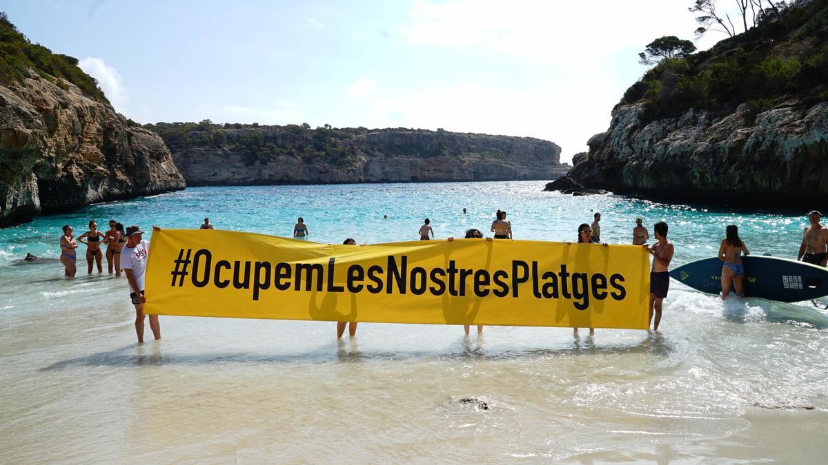 La manifestación del domingo fue para denunciar la masificación de las playas