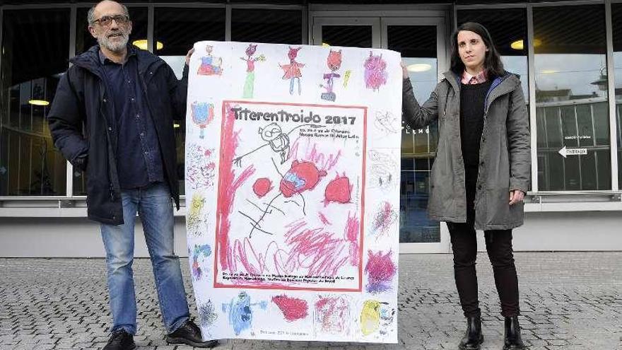 El cartel es obra de la Escola Infantil de Donramiro. // Bernabé/Javier Lalín