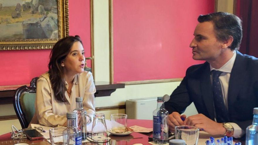 Jorge González-Palacios, junto a Inés Rey, durante su reunión.