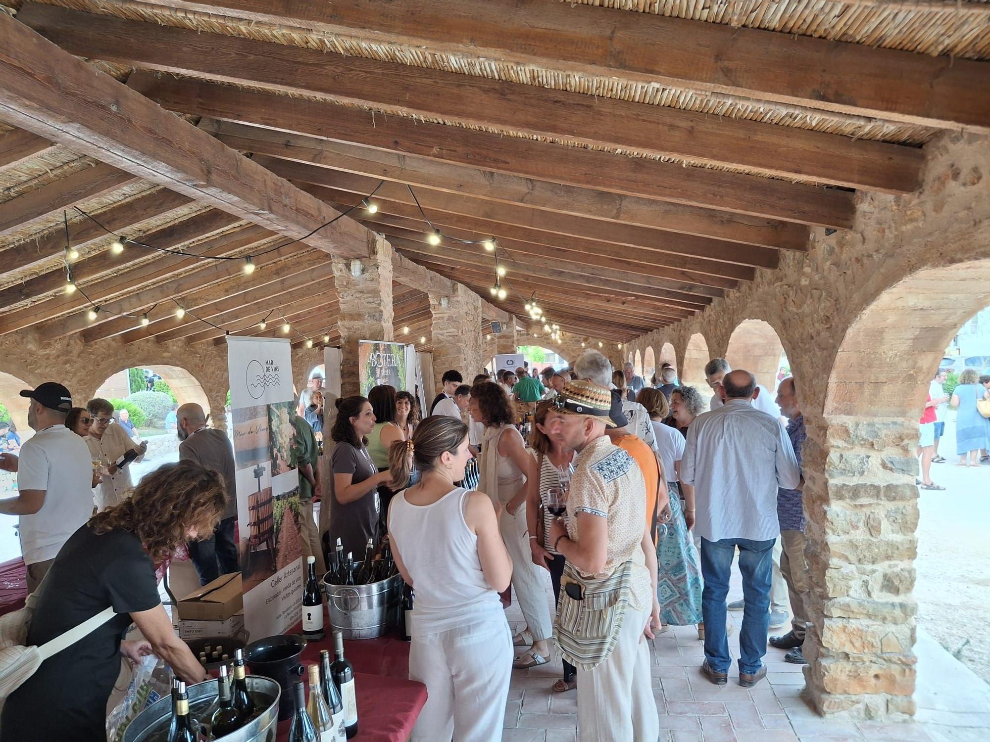 Singulares, de "poble" e insulares: la gran fiesta del vino en el riurau de Jesús Pobre (imágenes)