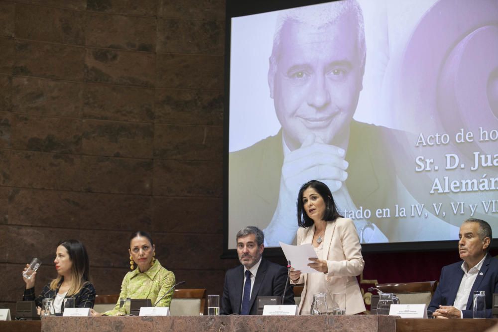 El Parlamento rinde homenaje póstumo al ...