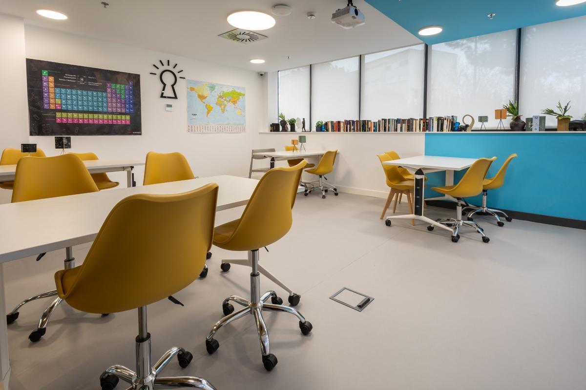 Micampus cuenta con una amplia biblioteca con todos los servicios.