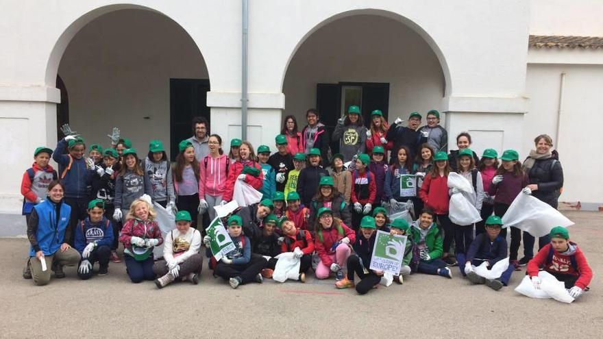 &#039;Let&#039;s Clean Up&#039; con escolares de Algaida