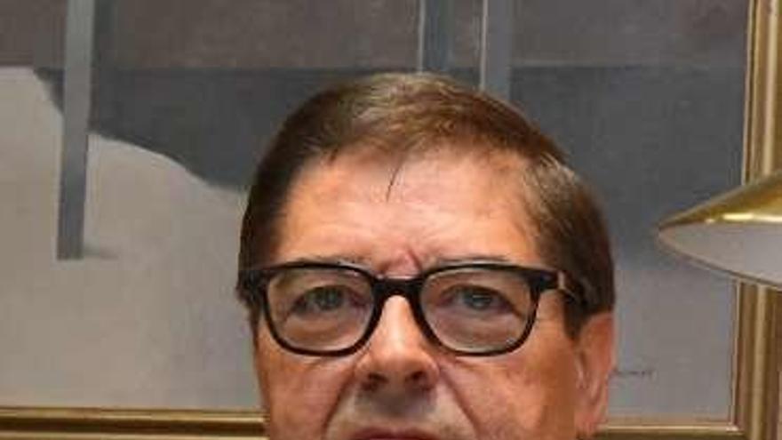 El rector, Julio Abalde.