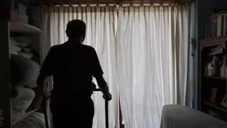 Catalunya despliega la ley ELA con ayudas de hasta 15.000 euros al mes para dependientes extremos