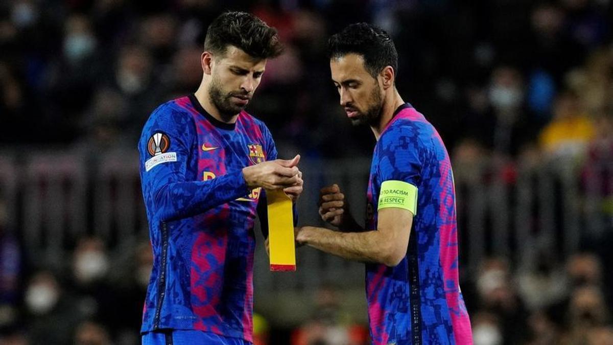 Gerard Piqué cede el brazalete de capitán a Busquets