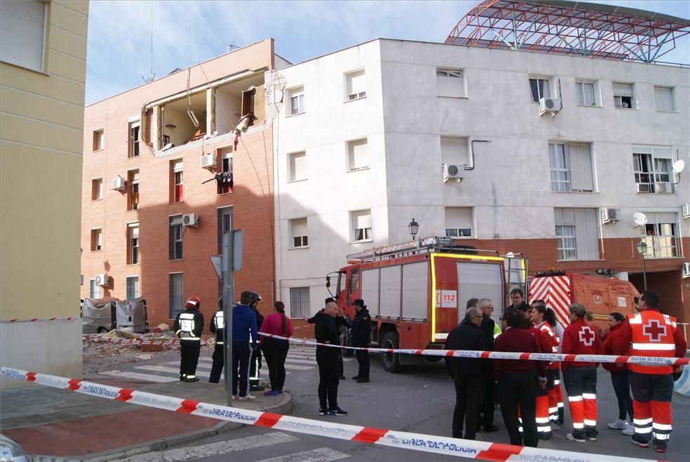 FOTOGALERÍA / Explosión de gas en la calle Málaga de Lucena