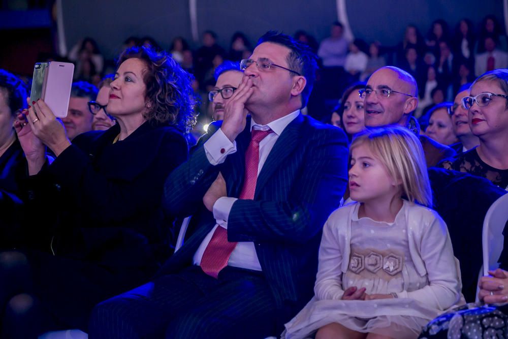 Una corte de 32 jóvenes y niñas acompañará a las máximas representantes.