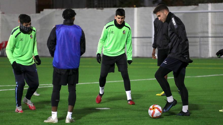 El bonito gesto del Valencia con los jugadores del Utrillas antes del partido