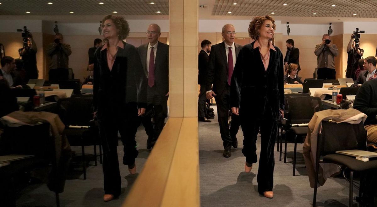 Montero planteja que acollir-se al nou finançament sigui voluntari