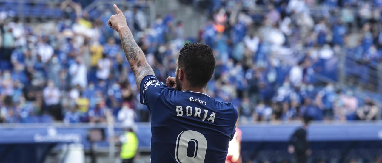 Borja Bastón celebra un gol.