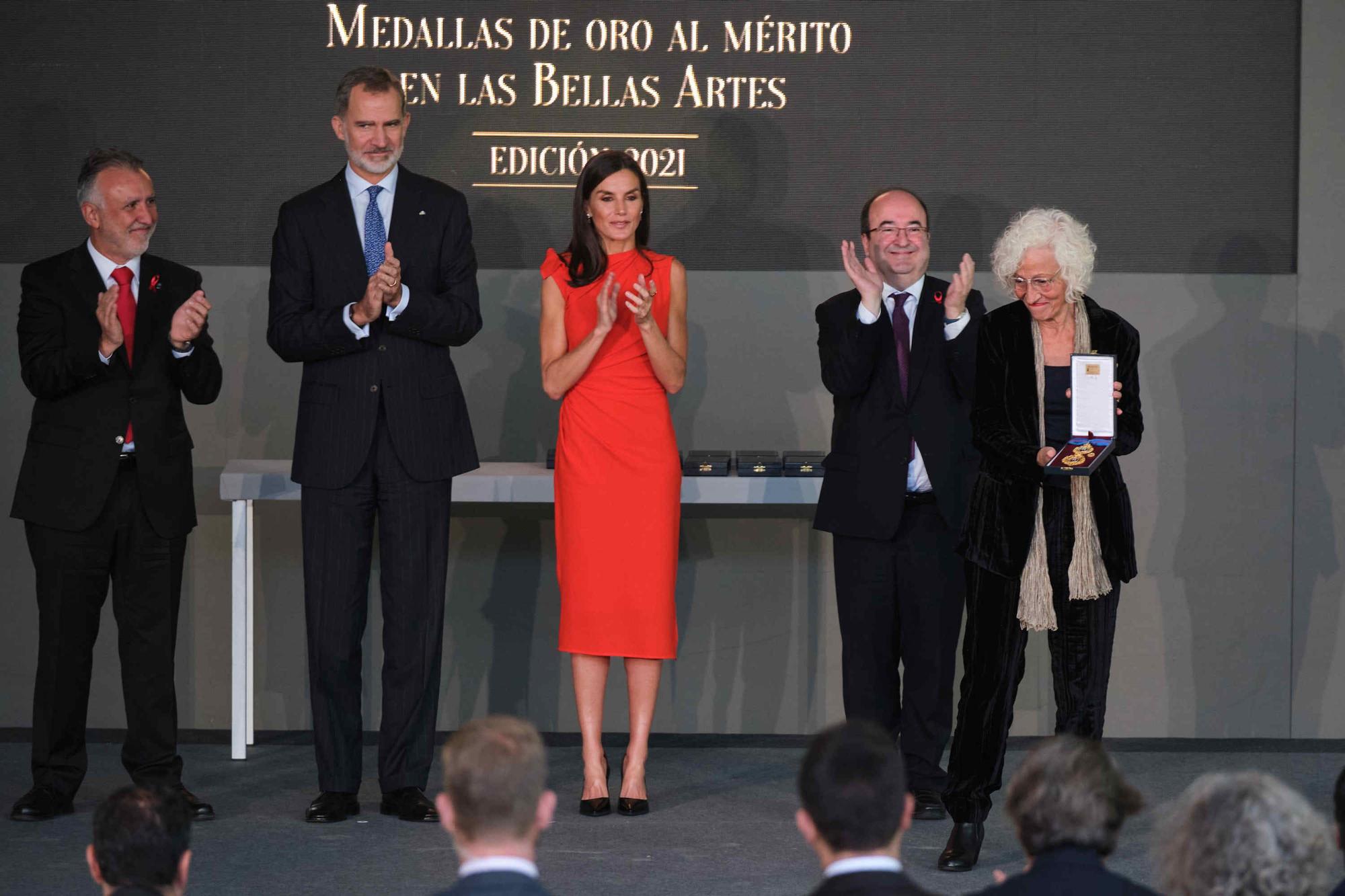 Los Reyes entregan en las Islas las Medallas de Oro al Mérito en las Bellas Artes a 32 personalidades de la cultura