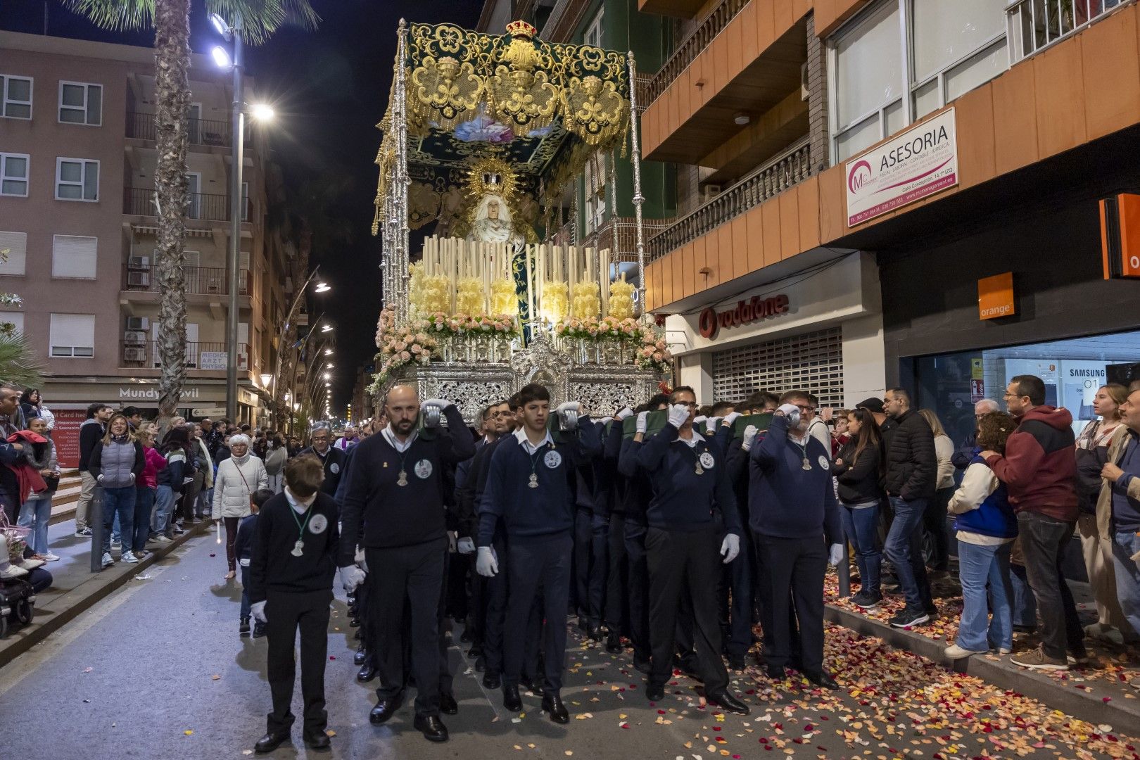 Encuentro de la Vía Dolorosa en Torrevieja del Miércoles Santo con la presencia del obispo José Ignacio Munilla