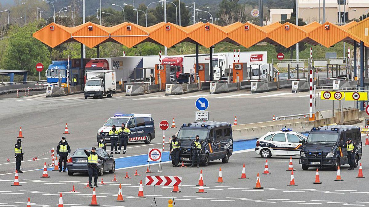 Un control policial a la Jonquera, en una imatge d&#039;arxiu.