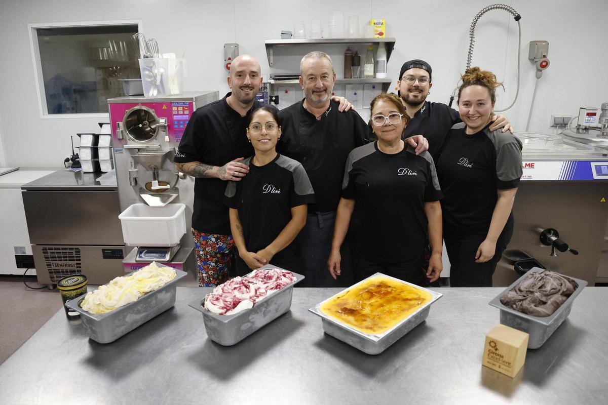La família de Gelats Dliri, a l'obrador.